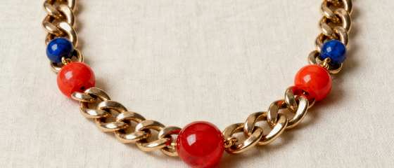 Choosing Statement Necklaces: Identifying the Star in Layering