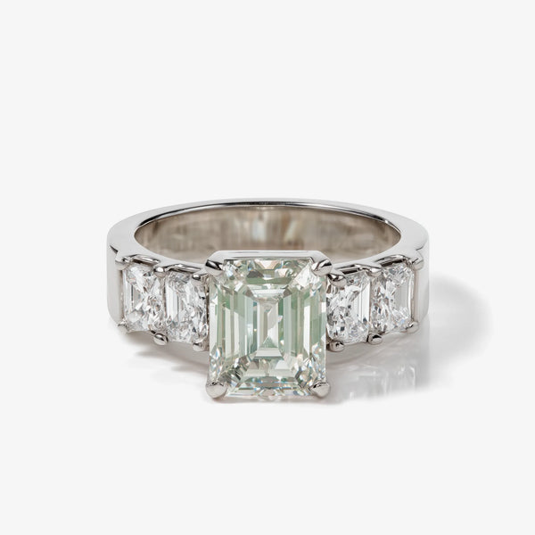 Verdant Hymn Luxe Emerald Ring